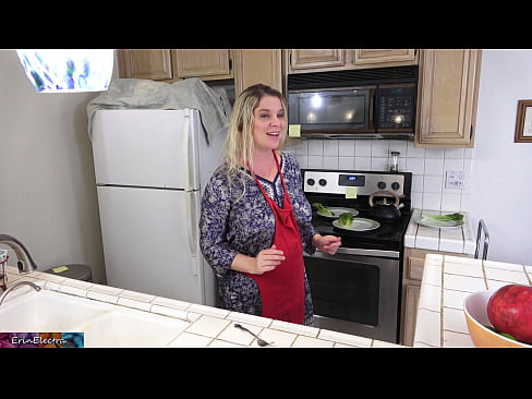 ❤️ Stepmom Mëllech him an der Kichen virun sengem Datum ❤️❌ Anal Video op lb.pornhdvideos.ru ❌❤