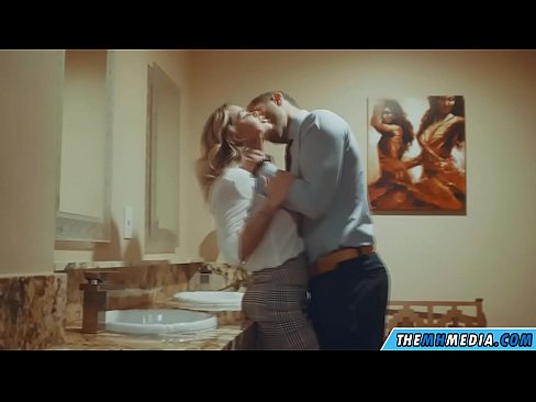 ❤️ Wann eng Busty Blond Iech an engem ëffentlechen Toilette verféiert ❤️❌ Anal Video op lb.pornhdvideos.ru ❌❤
